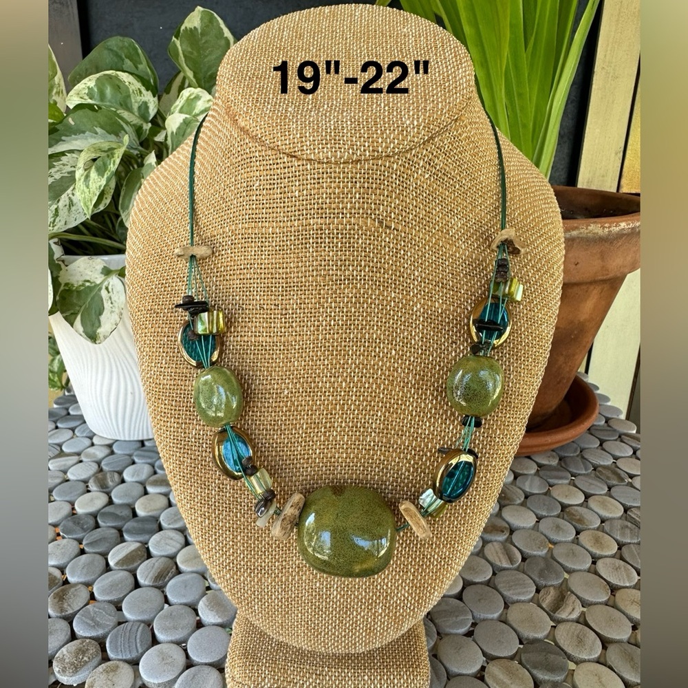 🔥 2/$8, 3/$10, 4/$12 🔥 Chunky Green Stone and Beaded Necklace